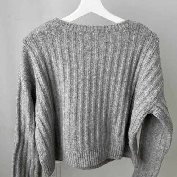 Grey sweater - Picture 2 of 4